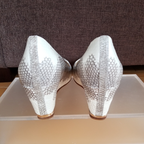 BNNB BCBG wedge heel size 6.5 - Picture 3 of 4